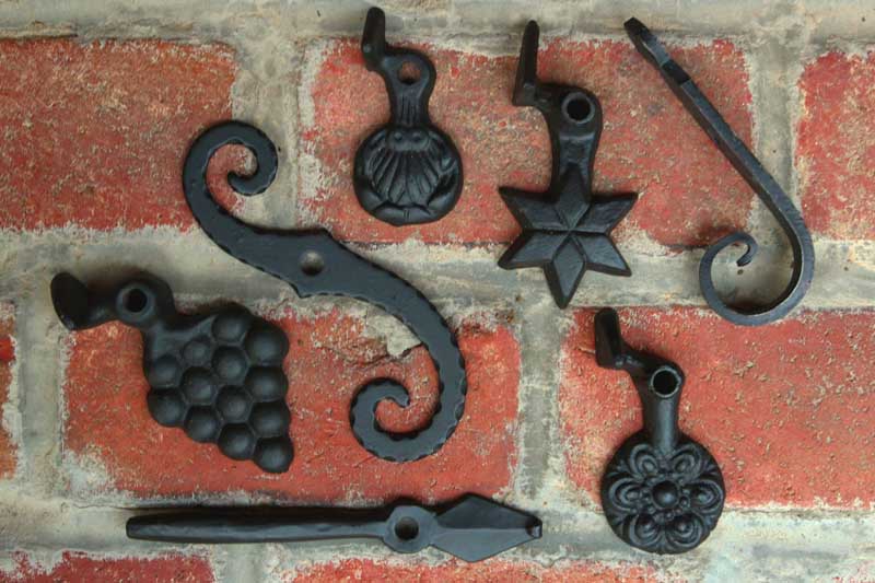 Helpful Guide to Exterior Shutter Dogs & Ties Pictures and Styles